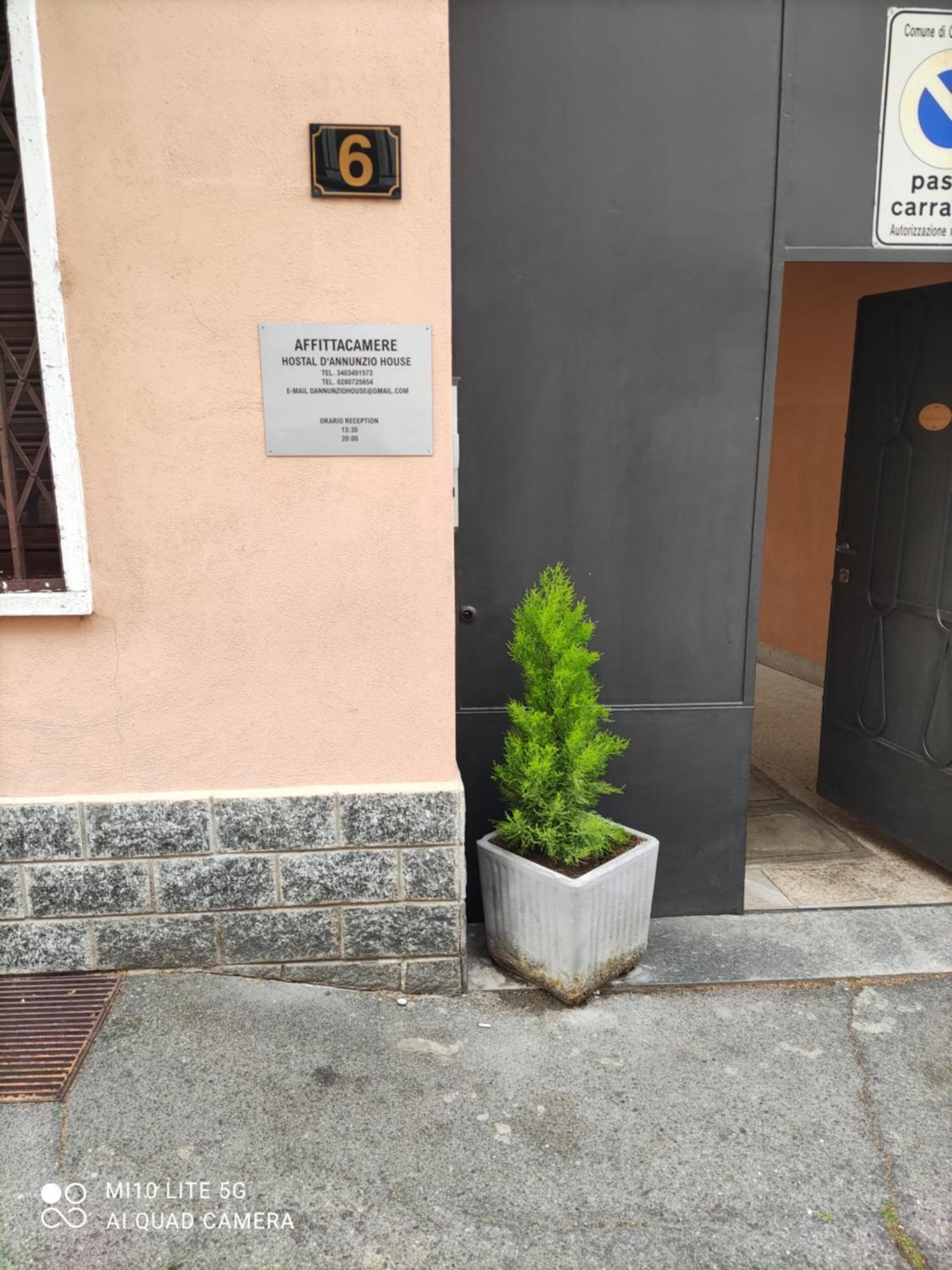 Hostal D'Annunzio House Чезано Босконе Екстериор снимка